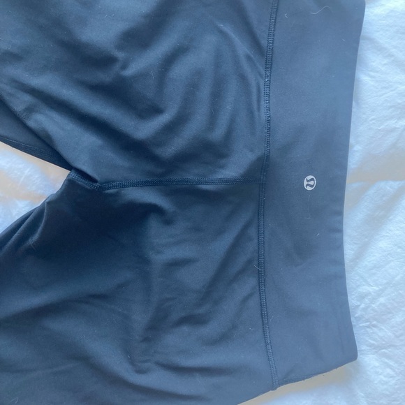 Activewear cropped lulu lemons size 8 - Picture 3 of 4